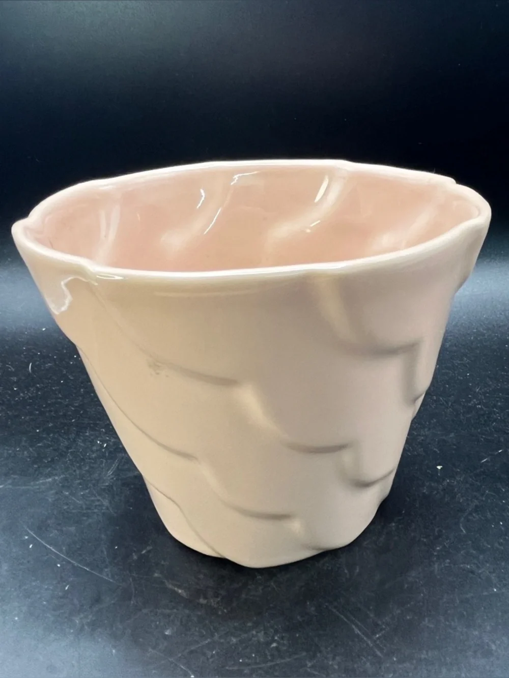 MCM Alamo Pottery 829-5 Scalloped/Wave Planter Peach Pink